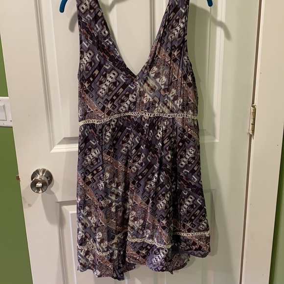 BB Dakota Flirty V Neck Dress - Picture 9 of 14